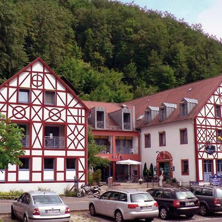 Behringers Freizeit - Und Tagungshotel Goessweinstein Exterior photo